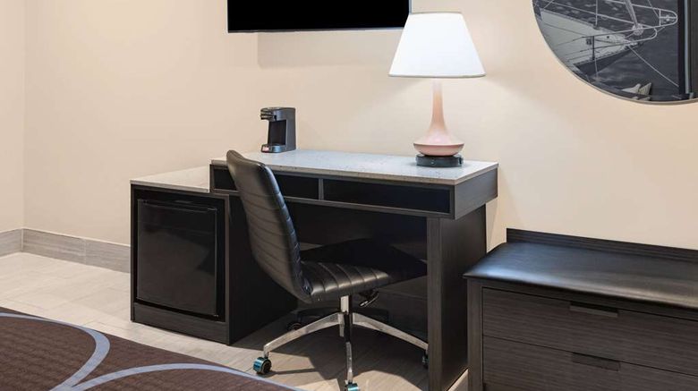 <b>Super 8 by Wyndham Lindenhurst Room</b>. Images powered by <a href="https://iceportal.shijigroup.com/" title="IcePortal" target="_blank">IcePortal</a>.