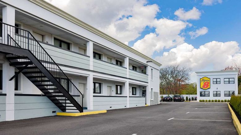 <b>Super 8 by Wyndham Lindenhurst Exterior</b>. Images powered by <a href="https://iceportal.shijigroup.com/" title="IcePortal" target="_blank">IcePortal</a>.