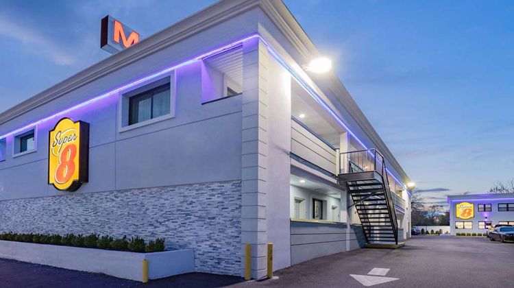 Super 8 by Wyndham Lindenhurst Exterior