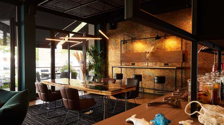 <b>Hood House Hotel & Serviced Apartments Lobby</b>. Images powered by <a href="https://iceportal.shijigroup.com/" title="IcePortal" target="_blank">IcePortal</a>.