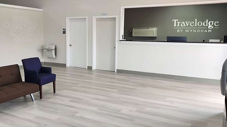 Travelodge by Wyndham Kingsland Lobby