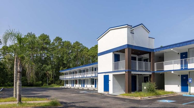 Travelodge by Wyndham Kingsland Exterior