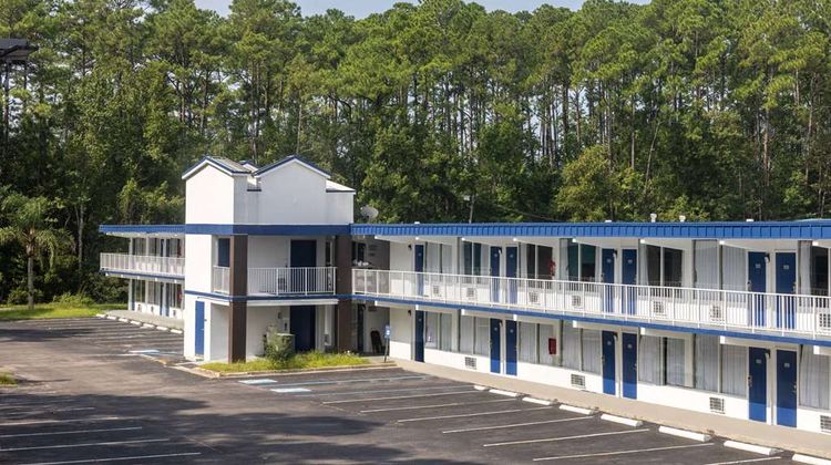 Travelodge by Wyndham Kingsland Exterior