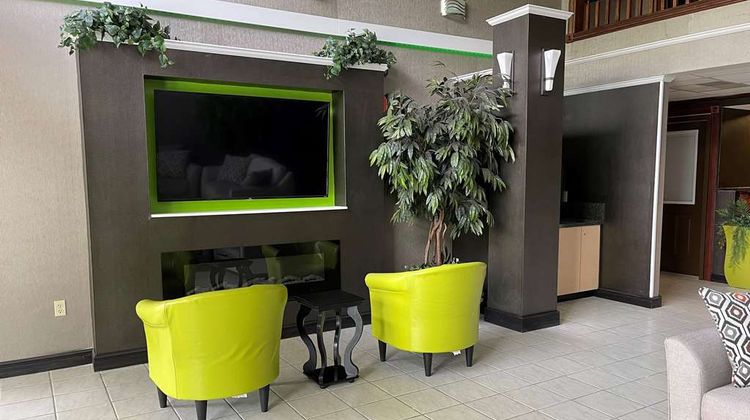 Wingate by Wyndham Lake George Lobby