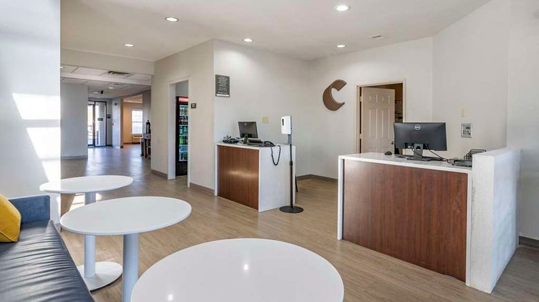 <b>Comfort Inn and Suites Shelbyville Lobby</b>. Images powered by <a href="https://iceportal.shijigroup.com/" title="IcePortal" target="_blank">IcePortal</a>.
