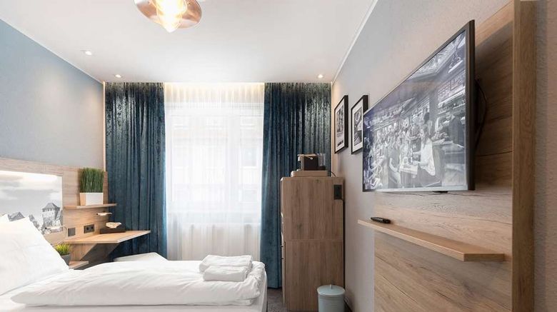<b>Daspaul Hotel Ehemals Hotel Lucas Room</b>. Images powered by <a href="https://iceportal.shijigroup.com/" title="IcePortal" target="_blank">IcePortal</a>.