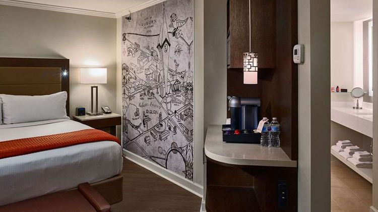 The Hotel at Auburn University Room