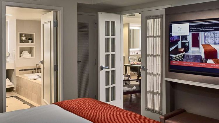 The Hotel at Auburn University Suite