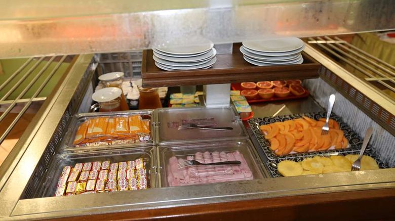 <b>La Maison Creole Restaurant</b>. Images powered by <a href="https://iceportal.shijigroup.com/" title="IcePortal" target="_blank">IcePortal</a>.