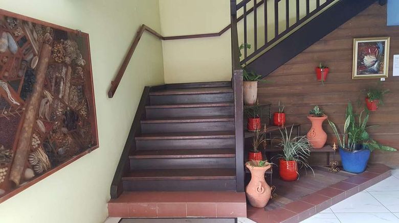 <b>La Maison Creole Lobby</b>. Images powered by <a href="https://iceportal.shijigroup.com/" title="IcePortal" target="_blank">IcePortal</a>.