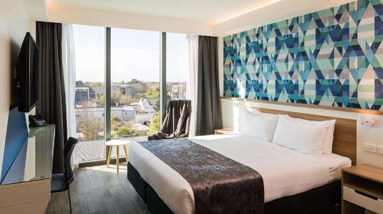 Carnmore Hotel Christchurch Room
