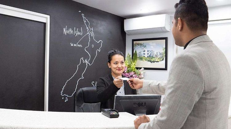 Carnmore Hotel Takapuna Lobby