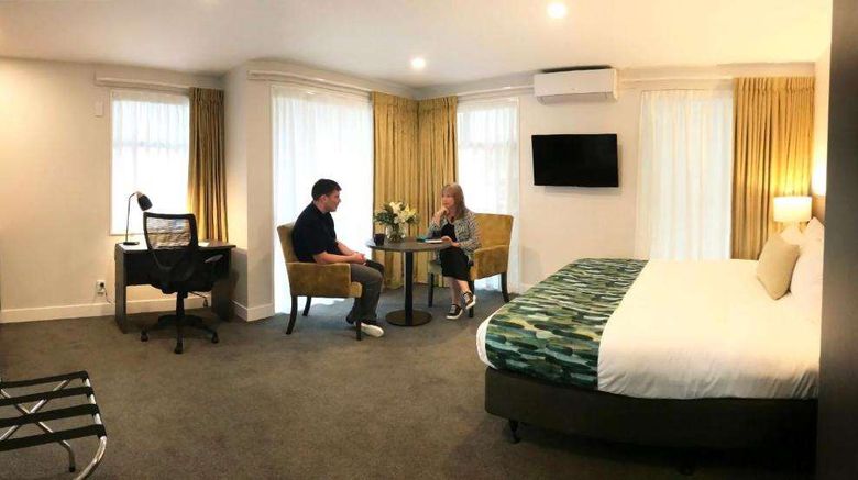 <b>Carnmore Hotel Takapuna Room</b>. Images powered by <a href="https://iceportal.shijigroup.com/" title="IcePortal" target="_blank">IcePortal</a>.