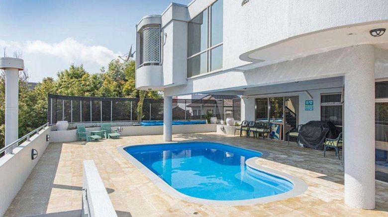 <b>Carnmore Hotel Takapuna Pool</b>. Images powered by <a href="https://iceportal.shijigroup.com/" title="IcePortal" target="_blank">IcePortal</a>.
