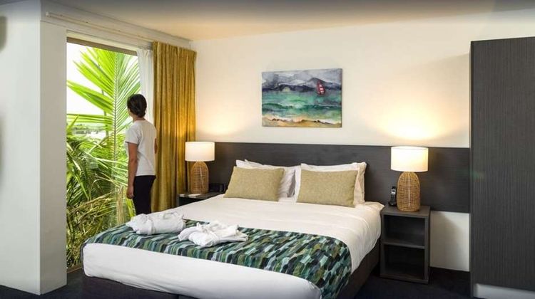 Carnmore Hotel Takapuna Room