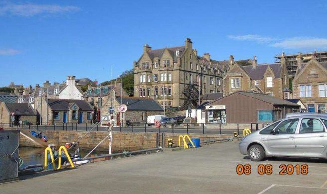 Stromness Hotel Exterior