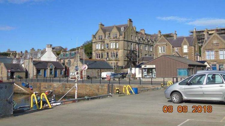 Stromness Hotel Exterior