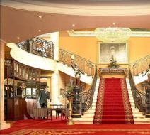 Bridge House Hotel Lobby