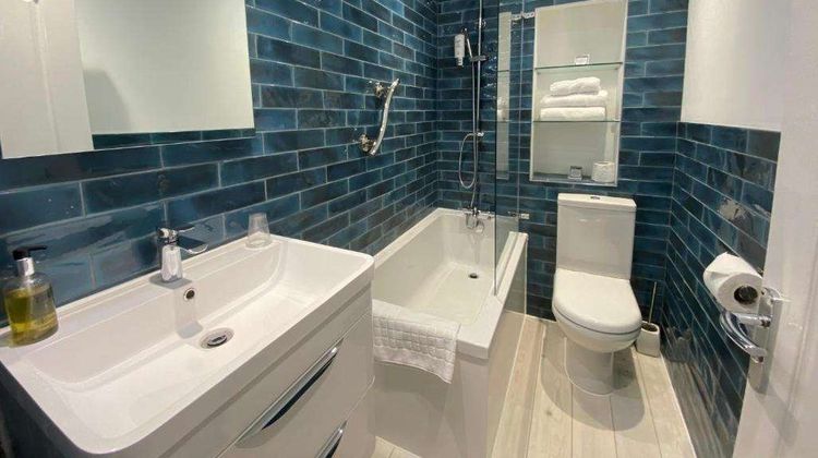 Camelia Hotel & Restaurant Suite