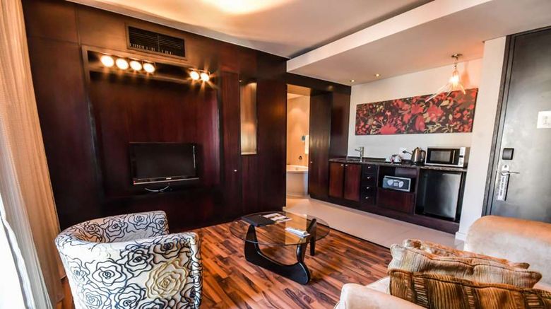 <b>Colosseum Luxury Hotel Suite</b>. Images powered by <a href="https://iceportal.shijigroup.com/" title="IcePortal" target="_blank">IcePortal</a>.