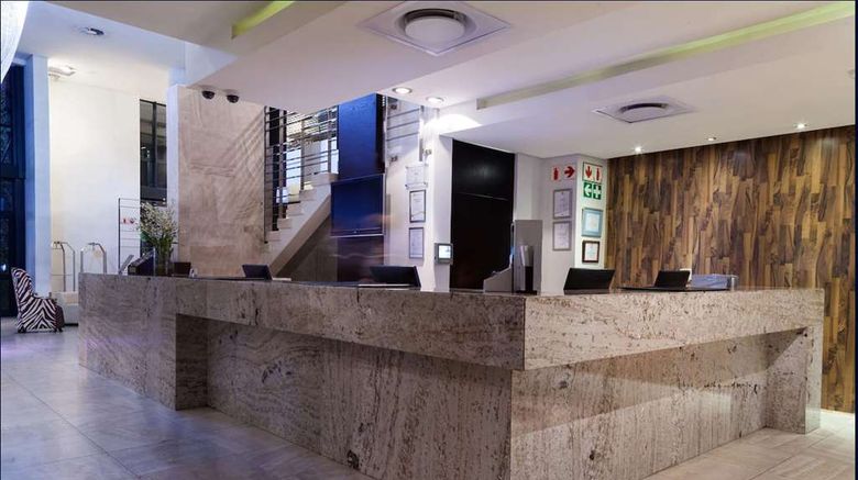 <b>Colosseum Luxury Hotel Lobby</b>. Images powered by <a href="https://iceportal.shijigroup.com/" title="IcePortal" target="_blank">IcePortal</a>.