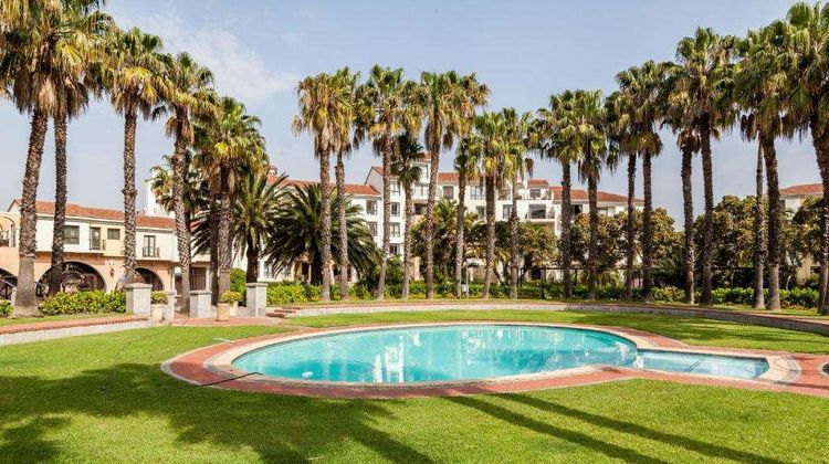Island Club Hotel & Apartments Pool