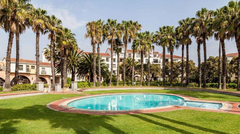 <b>Island Club Hotel & Apartments Pool</b>. Images powered by <a href="https://iceportal.shijigroup.com/" title="IcePortal" target="_blank">IcePortal</a>.