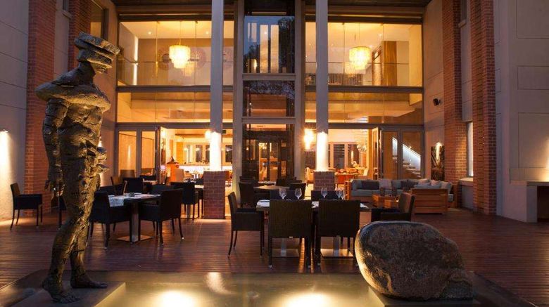 <b>Menlyn Boutique Hotel Lobby</b>. Images powered by <a href="https://iceportal.shijigroup.com/" title="IcePortal" target="_blank">IcePortal</a>.