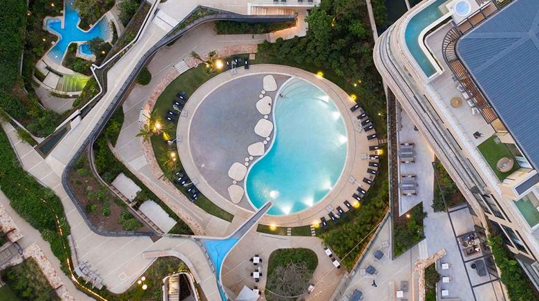 <b>The Houghton Hotel Pool</b>. Images powered by <a href="https://iceportal.shijigroup.com/" title="IcePortal" target="_blank">IcePortal</a>.