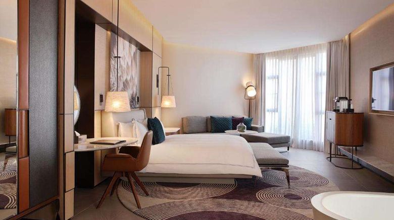 <b>The Houghton Hotel Room</b>. Images powered by <a href="https://iceportal.shijigroup.com/" title="IcePortal" target="_blank">IcePortal</a>.