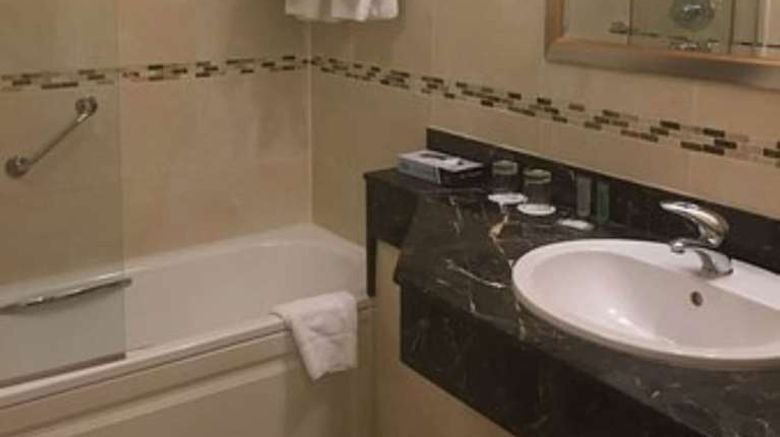 <b>Bracken Court Hotel Room</b>. Images powered by <a href="https://iceportal.shijigroup.com/" title="IcePortal" target="_blank">IcePortal</a>.