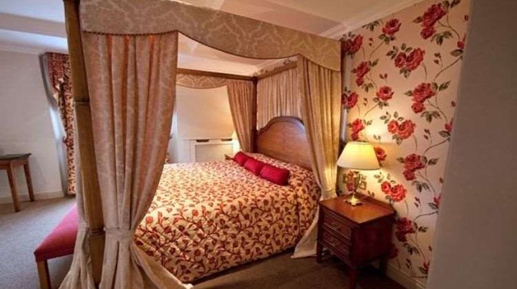 Bracken Court Hotel Room