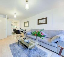 Cleyro Apts Finzels Reach Room