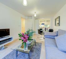 Cleyro Apts Finzels Reach Room