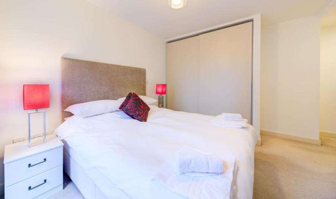 Cleyro Apts Finzels Reach Room