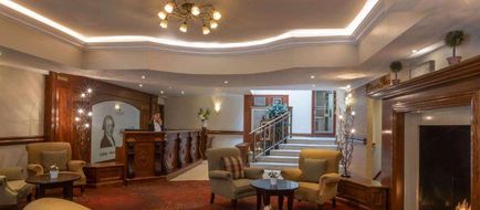 The Court Yard Hotel Lobby