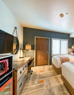 Hotel Lexen Newhall
