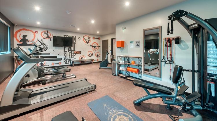 Hotel Lexen - Newhall Near Six Flags Health