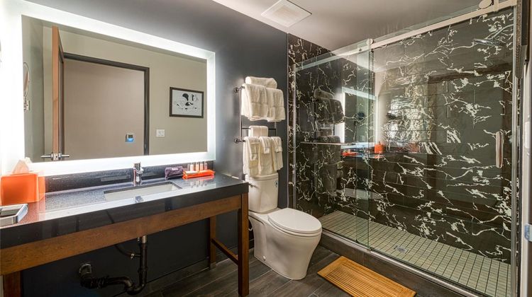 Hotel Lexen - Newhall Near Six Flags Suite
