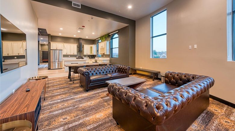 <b>Hotel Lexen - Newhall Near Six Flags Suite</b>. Images powered by <a href="https://iceportal.shijigroup.com/" title="IcePortal" target="_blank">IcePortal</a>.