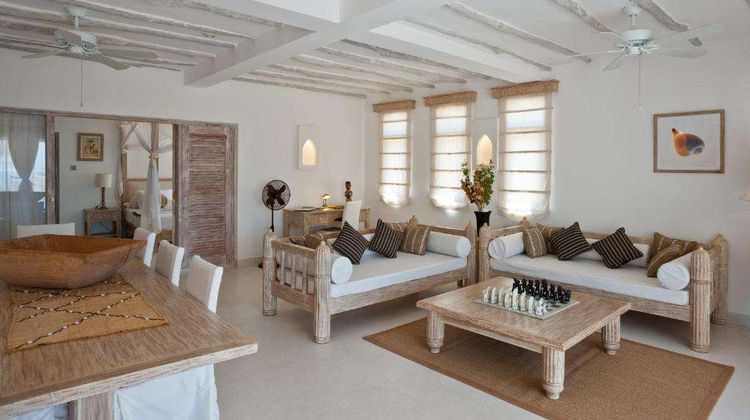 Medina Palms Room