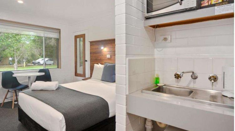 Pleasant Way River Lodge Room