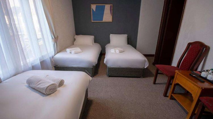 Royal Kettering Hotel Room