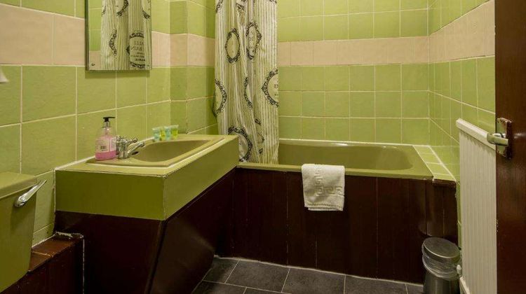 Royal Kettering Hotel Room