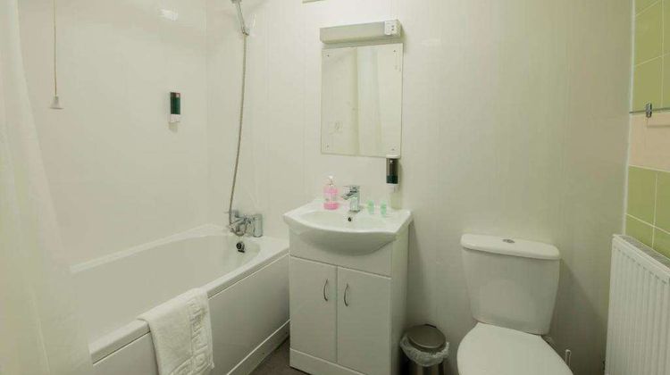 Royal Kettering Hotel Room
