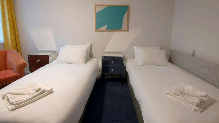 Royal Kettering Hotel Room