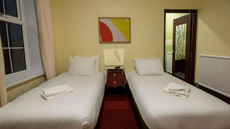 Royal Kettering Hotel Room