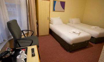 Royal Kettering Hotel