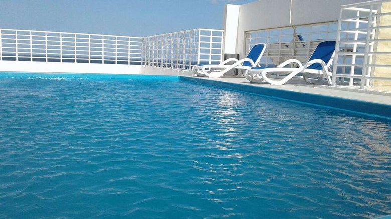 <b>Sur Grand Hotel Pool</b>. Images powered by <a href="https://iceportal.shijigroup.com/" title="IcePortal" target="_blank">IcePortal</a>.