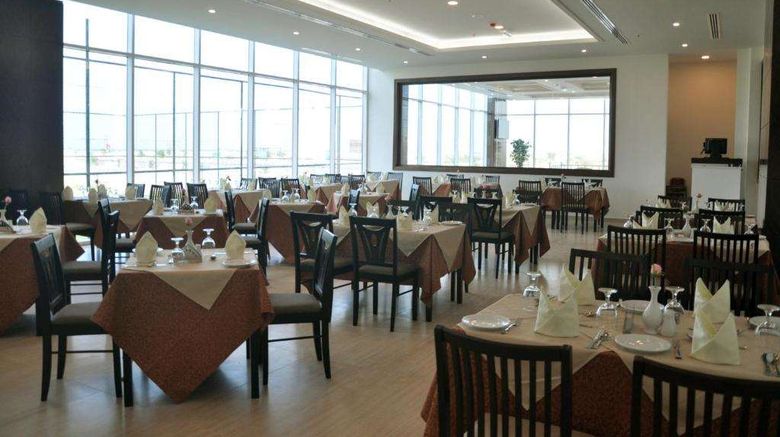 <b>Sur Grand Hotel Restaurant</b>. Images powered by <a href="https://iceportal.shijigroup.com/" title="IcePortal" target="_blank">IcePortal</a>.